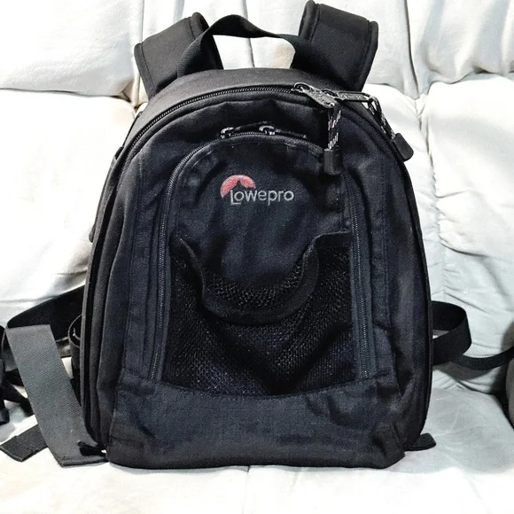 Lowepro | Cameras, Photo & Video | Lowepro Micro Trekker 0  display picture 3